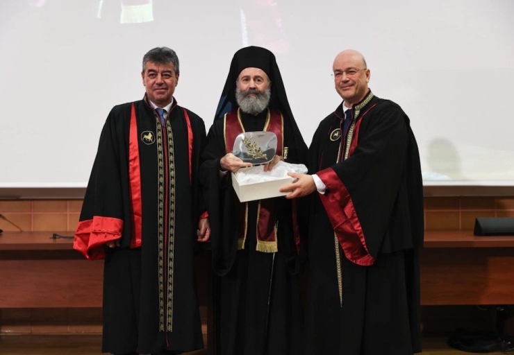  Ο Αρχιεπίσκοπος Αυστραλίας και πάσης Ωκεανίας κ.κ. Μακάριος αναγορεύθηκε Επίτιμος Διδάκτορας του Τμήματος Ιατρικής του Πανεπιστημίου Θεσσαλίας