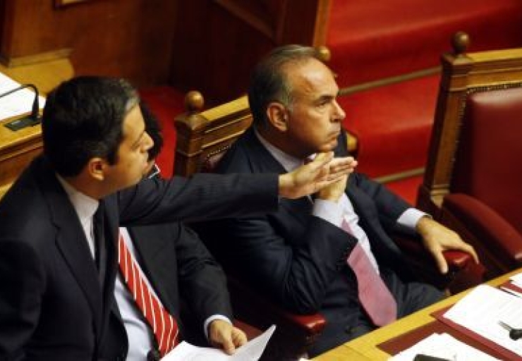 «Καυγάς» στη Βουλή για τις γυναίκες εκπαιδευτικούς