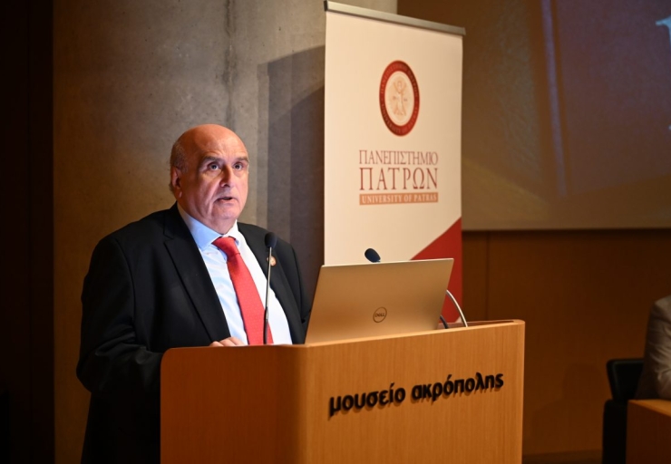 Χρήστος Μπούρας