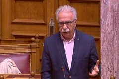 Υπουργός: Προτεραιότητα  η ρύθμιση των επαγγελματικών δικαιωμάτων των πτυχιούχων των ΑΕΙ