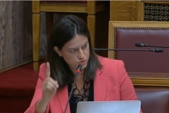 Ανοικτή σε βελτιωτικές αλλαγές στη ρύθμιση για το Ακαδ. Άσυλο η υπουργός Παιδείας