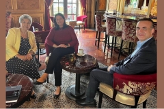  Ποιους θα συναντήσει στην Αμερική  η Ν. Κεραμέως  