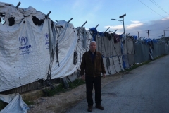 Κοντά στους πρόσφυγες ο Πρύτανης του ΠΑΔΑ (φωτό) 