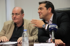 ΣΥΡΙΖΑ: Σε   «μαγκάλια» και αναμμένα κάρβουνα κάθεται το επικοινωνιακό επιτελείο της ΝΔ 